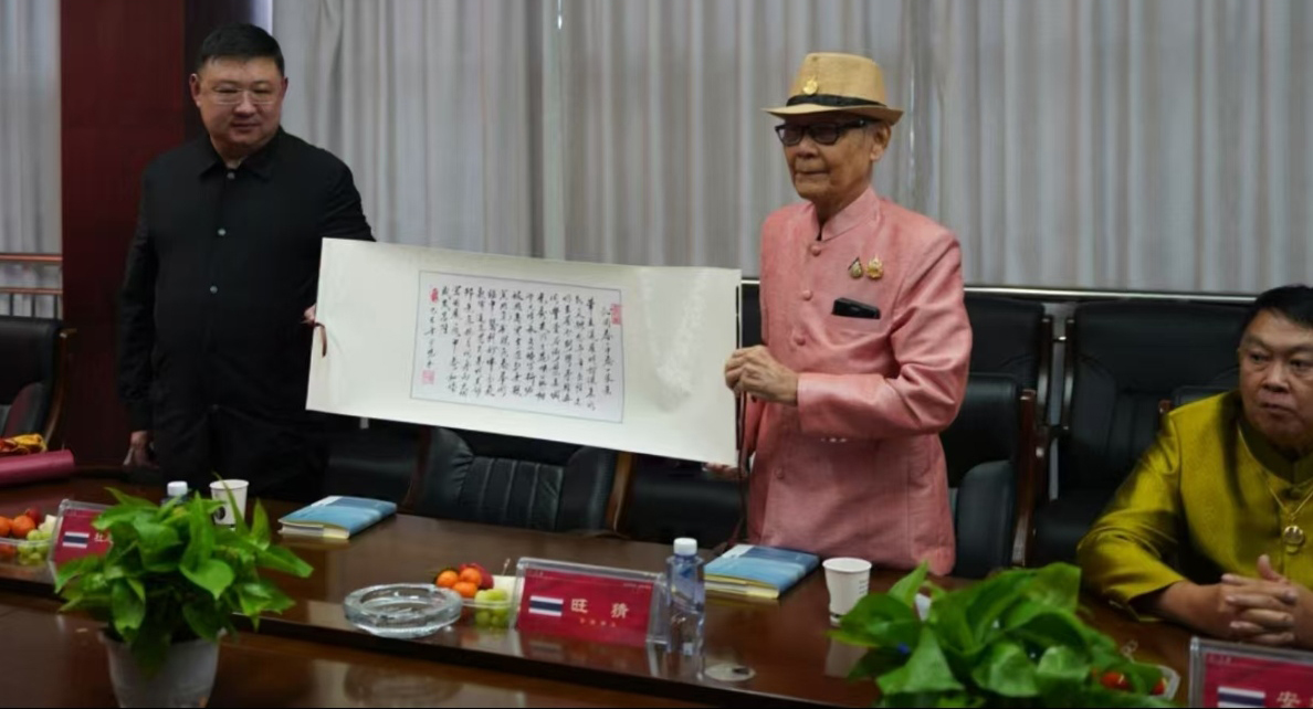 作品被泰国皇室旺猜亲王收藏.jpg